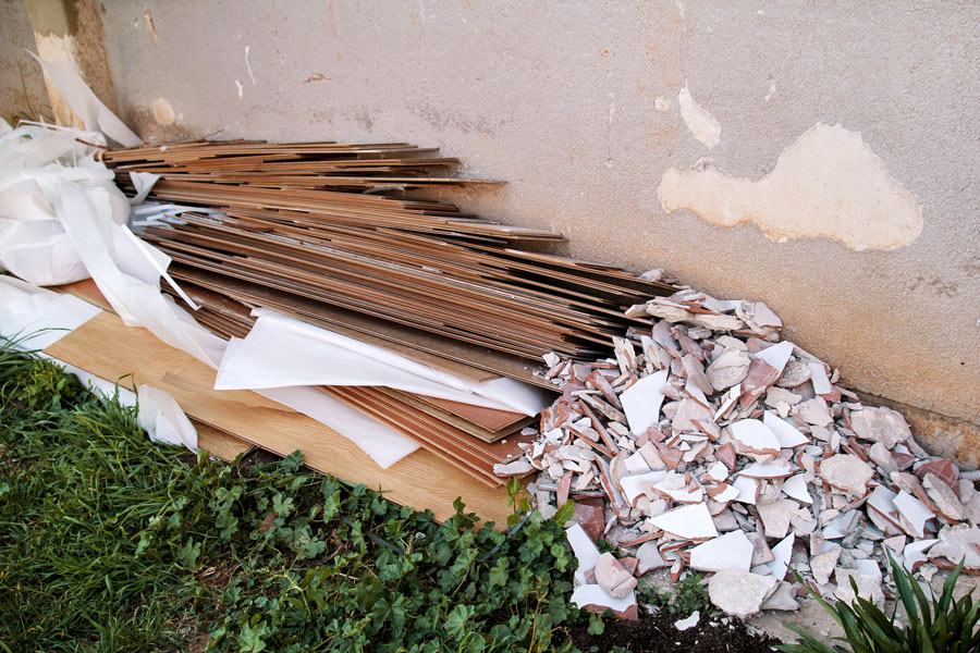 junk-debris-removal-secondary old siding removal
